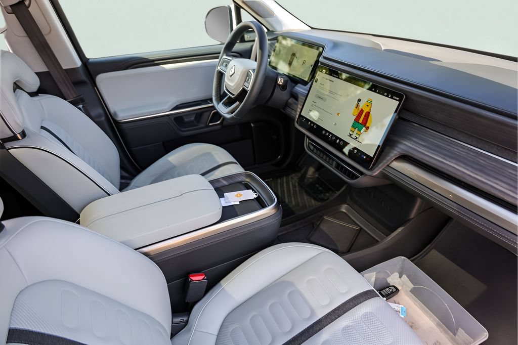 Used 2024 Rivian R1S Adventure Quad AWD/4WD image 30