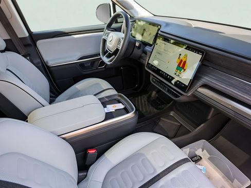 Used 2024 Rivian R1S Adventure Quad AWD/4WD image 30