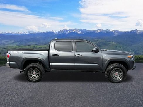Used 2023 Toyota Tacoma TRD Off-Road AWD/4WD image 7