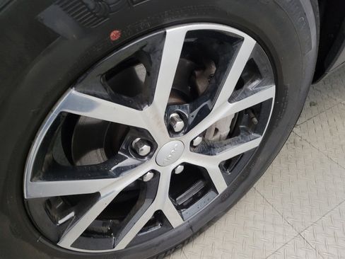 Used 2023 Jeep Grand Cherokee Limited image 31