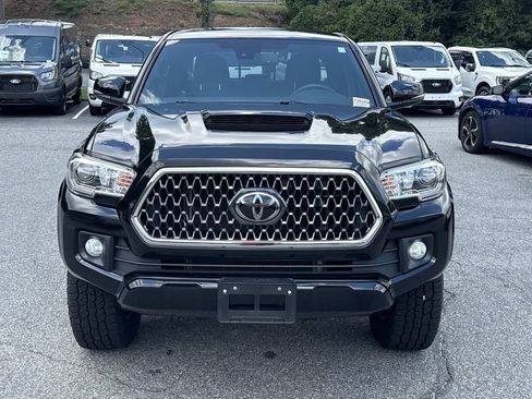 Used 2018 Toyota Tacoma TRD Sport AWD/4WD image 2