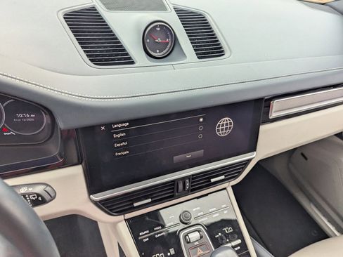 Used 2022 Porsche Cayenne S Platinum image 26