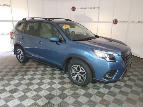 Certified 2023 Subaru Forester Premium AWD/4WD image 4