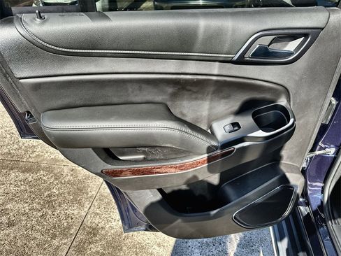 Used 2018 GMC Yukon SLT w/ Premium Edition image 15