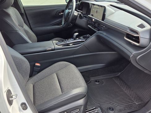 Certified 2024 Toyota Crown XLE image 11