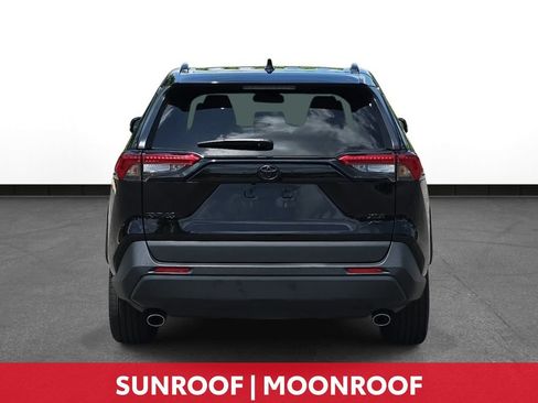 Certified 2022 Toyota RAV4 XLE Premium AWD/4WD image 8