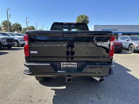 Used 2024 Chevrolet Silverado 2500 Custom w/ Custom Value Package image 15
