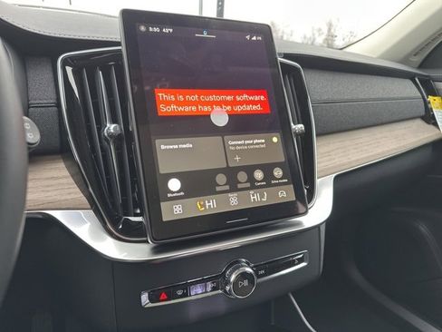 New 2026 Volvo XC90 T8 Plus image 15