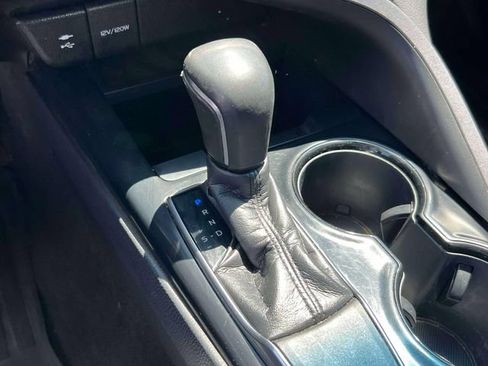 Used 2019 Toyota Camry SE FWD image 37