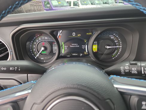 Used 2024 Jeep Wrangler High Altitude AWD/4WD image 25