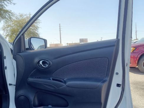 Used 2016 Nissan Versa SV image 19