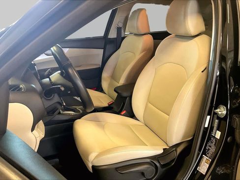 Used 2022 Kia Forte LXS w/ LXS Technology Package FWD image 7