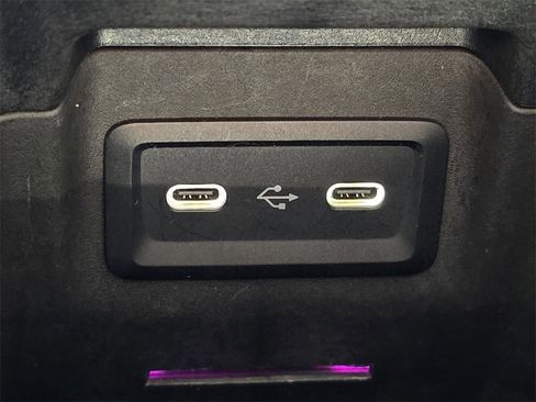 Used 2024 Mercedes-Benz GLC 300 image 22