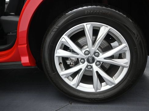 Used 2024 Audi Q3 2.0T Premium AWD/4WD image 46