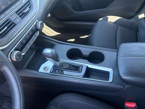 Used 2025 Nissan Altima 2.5 SV FWD image 41