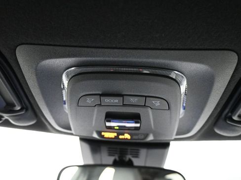 New 2025 Toyota Corolla SE image 17