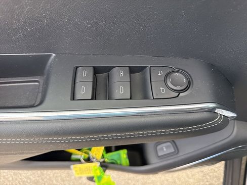 Used 2024 GMC Acadia Elevation image 25