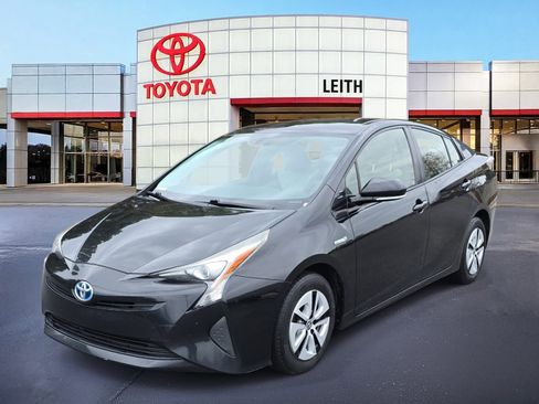 Used 2016 Toyota Prius Three image 1