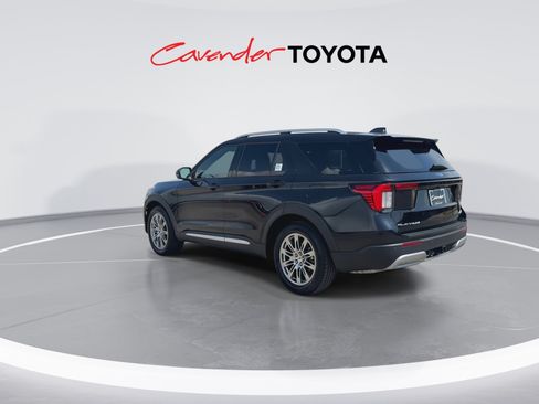 Used 2025 Ford Explorer Platinum RWD image 6