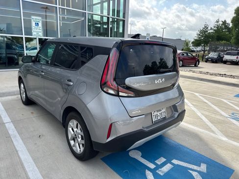 Used 2024 Kia Soul LX w/ Option Group 015 FWD image 4