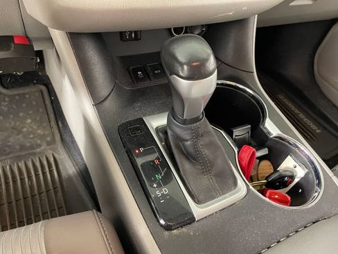 Used 2014 Toyota Highlander Plus AWD/4WD image 9