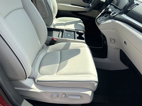 Used 2026 Honda Odyssey Touring image 17