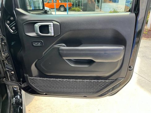Used 2025 Jeep Wrangler Unlimited Sport AWD/4WD image 27