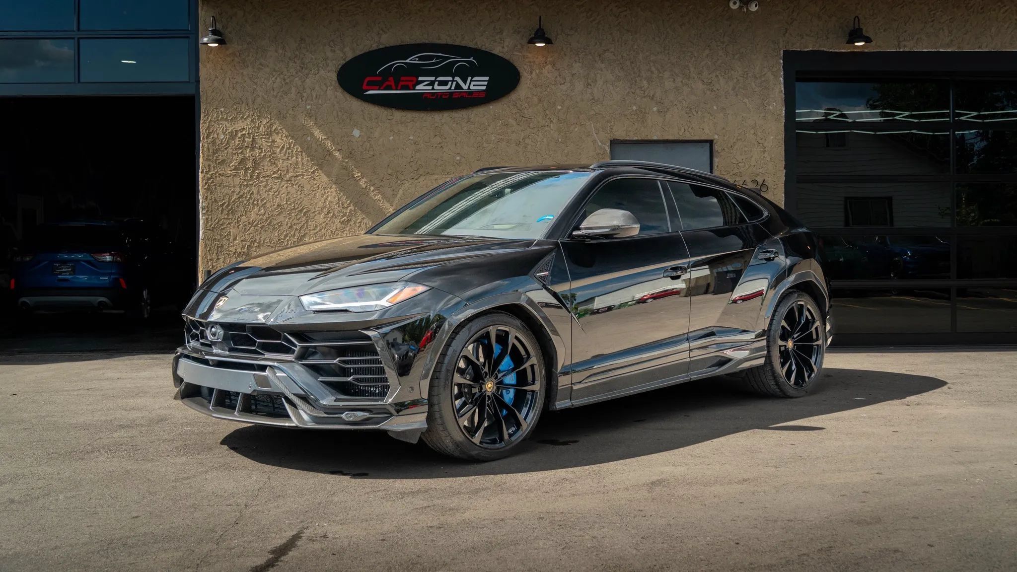 Used 2021 Lamborghini Urus AWD/4WD image 1