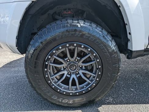 Used 2020 Toyota 4Runner TRD Off-Road AWD/4WD image 15