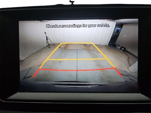 Used 2017 Kia Niro LX image 16