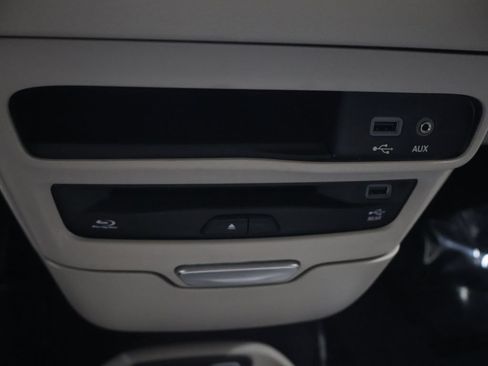 Used 2020 Chrysler Pacifica Touring-L Plus FWD image 30