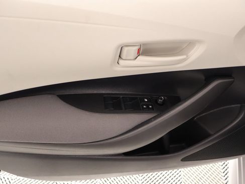 Used 2025 Toyota Corolla LE image 14