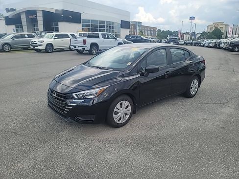 Used 2025 Nissan Versa S w/ Trunk Package FWD image 3