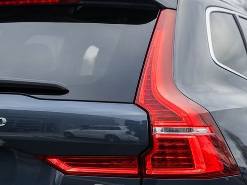 Used 2023 Volvo XC60 B5 Ultimate w/ Climate Package image 7