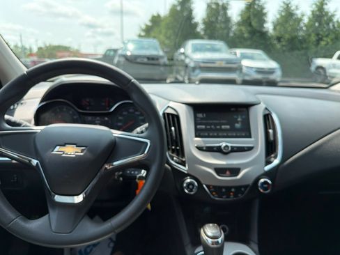 Used 2017 Chevrolet Cruze LS FWD image 22