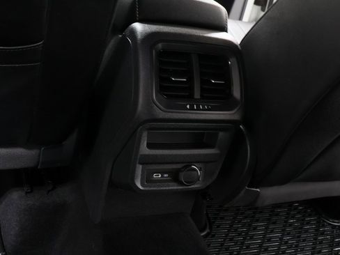 Used 2022 Volkswagen Tiguan SE R-Line image 25