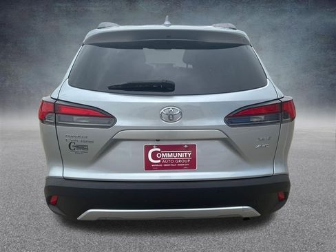 Used 2022 Toyota Corolla Cross XLE AWD/4WD image 4