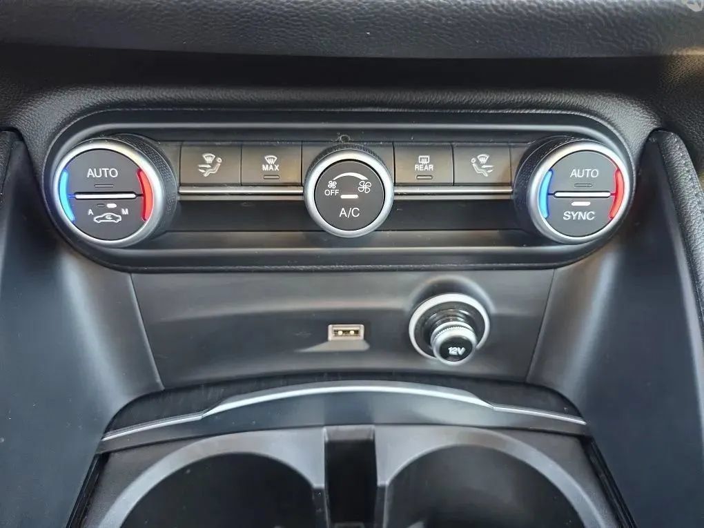 Used 2020 Alfa Romeo Stelvio Sport w/ Quick Order Package 22K Sport RWD image 31