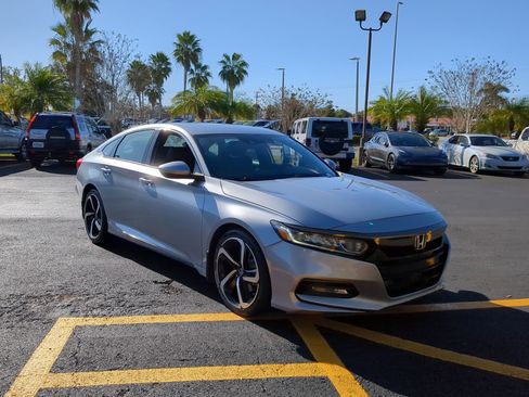 Used 2018 Honda Accord Sport image 2