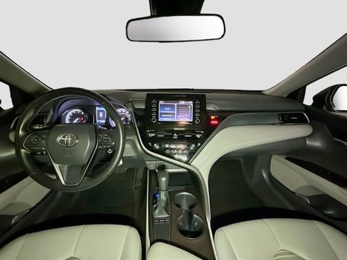 Used 2022 Toyota Camry SE image 30