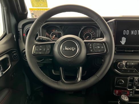 New 2026 Jeep Wrangler Unlimited Rubicon AWD/4WD image 12