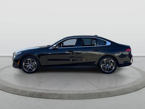 Used 2026 BMW 530i xDrive AWD/4WD image 4