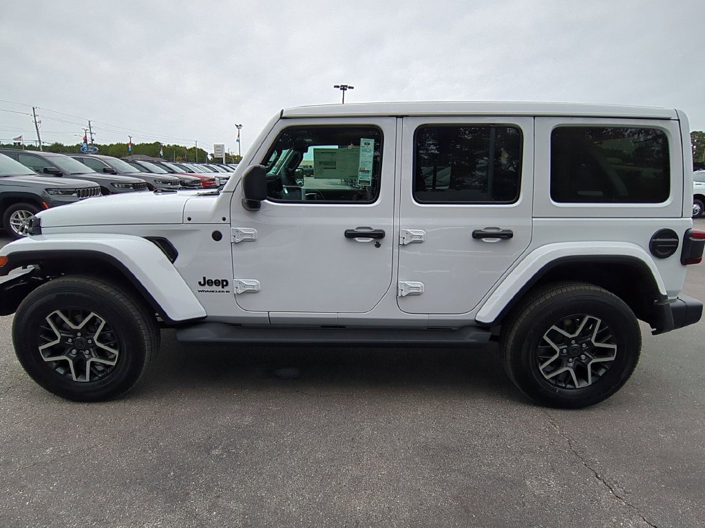 New 2027 Jeep Wrangler Unlimited Sahara AWD/4WD image 7