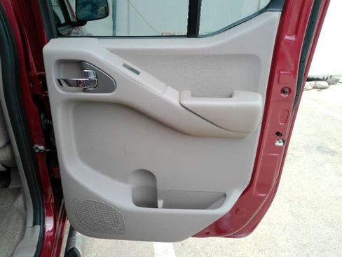Used 2018 Nissan Frontier SV RWD image 23