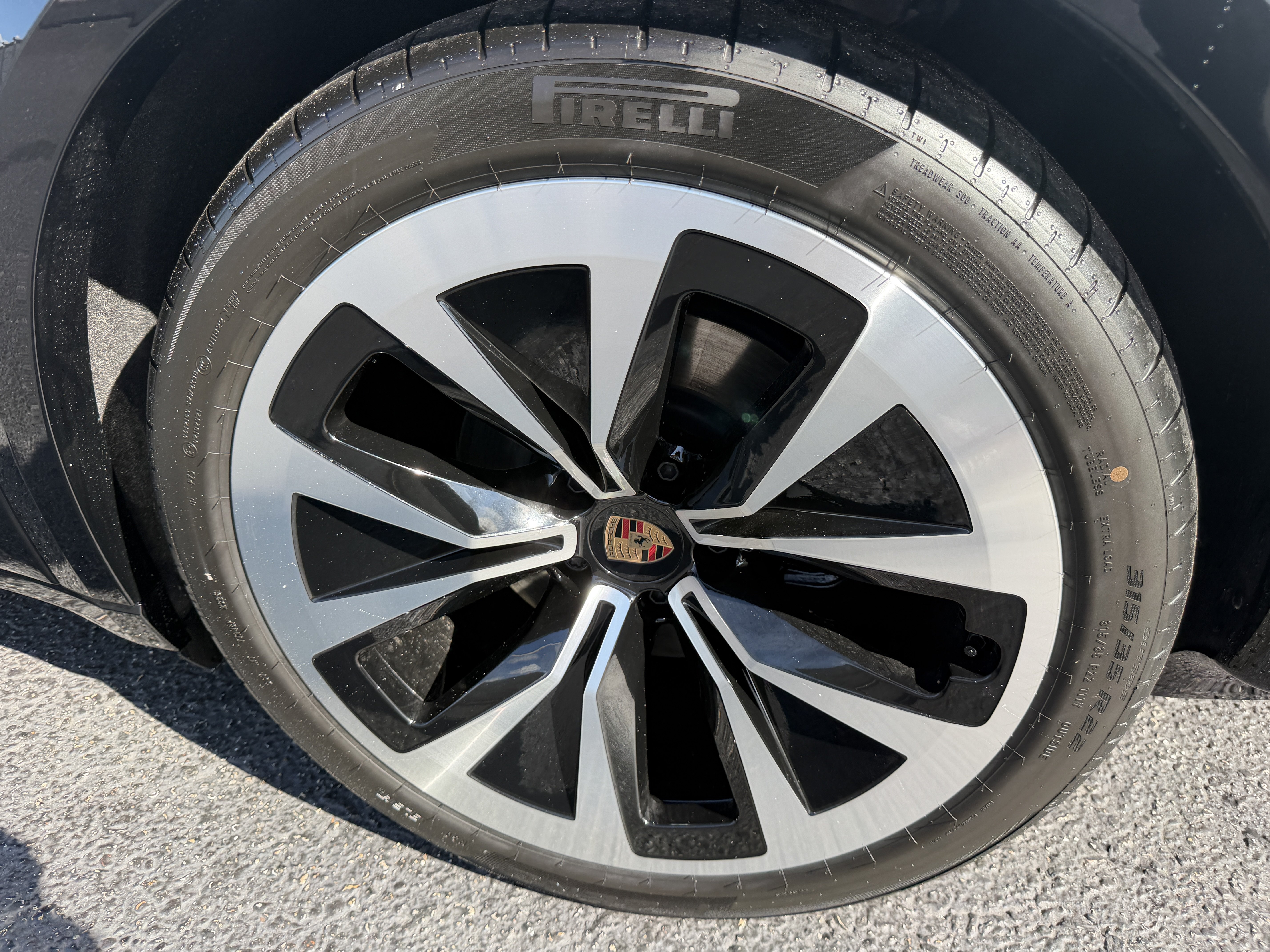 Used 2026 Porsche Cayenne Electric AWD/4WD image 9