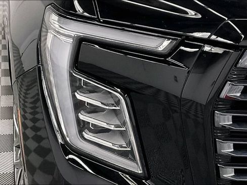 Used 2025 GMC Yukon XL Denali Ultimate AWD/4WD image 36