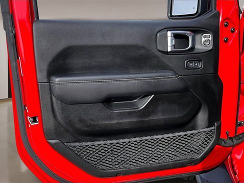 Used 2023 Jeep Wrangler Unlimited Sahara image 18