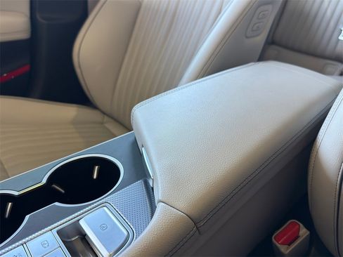 Used 2022 Genesis G70 3.3T image 17