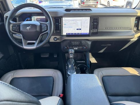 Used 2023 Ford Bronco Wildtrak image 11