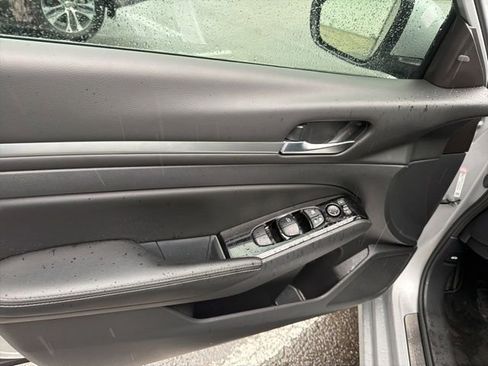 Used 2024 Nissan Altima 2.5 SL image 6